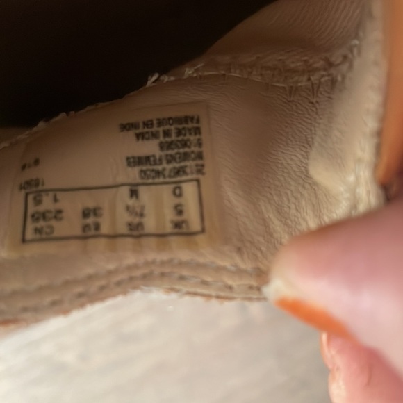 CLARKS Women's Edenvale Page Fashion Suede Leather Boots Size 7.5 Side Gore - Picture 9 of 11